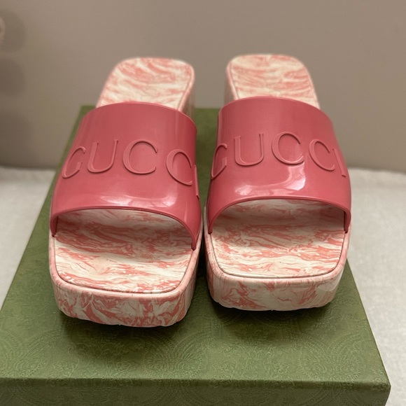 Gucci Rubber Slides Marbled Pink - Picture 2 of 7